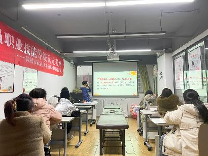 【开班快讯】12月25日炎黄职校第25期产后康复师开班！