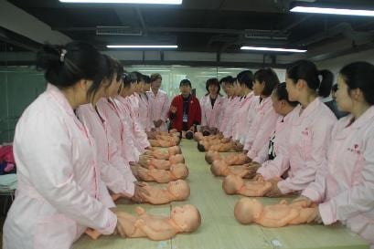 炎黄职校母婴护理师婴儿护理技能培训